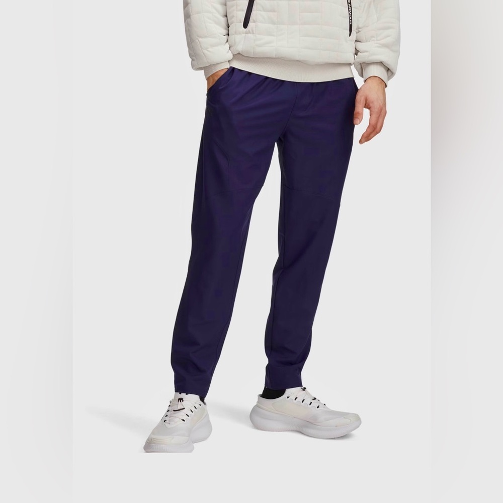 Men’s Armour Fleece Joggers- Medium NWOT
